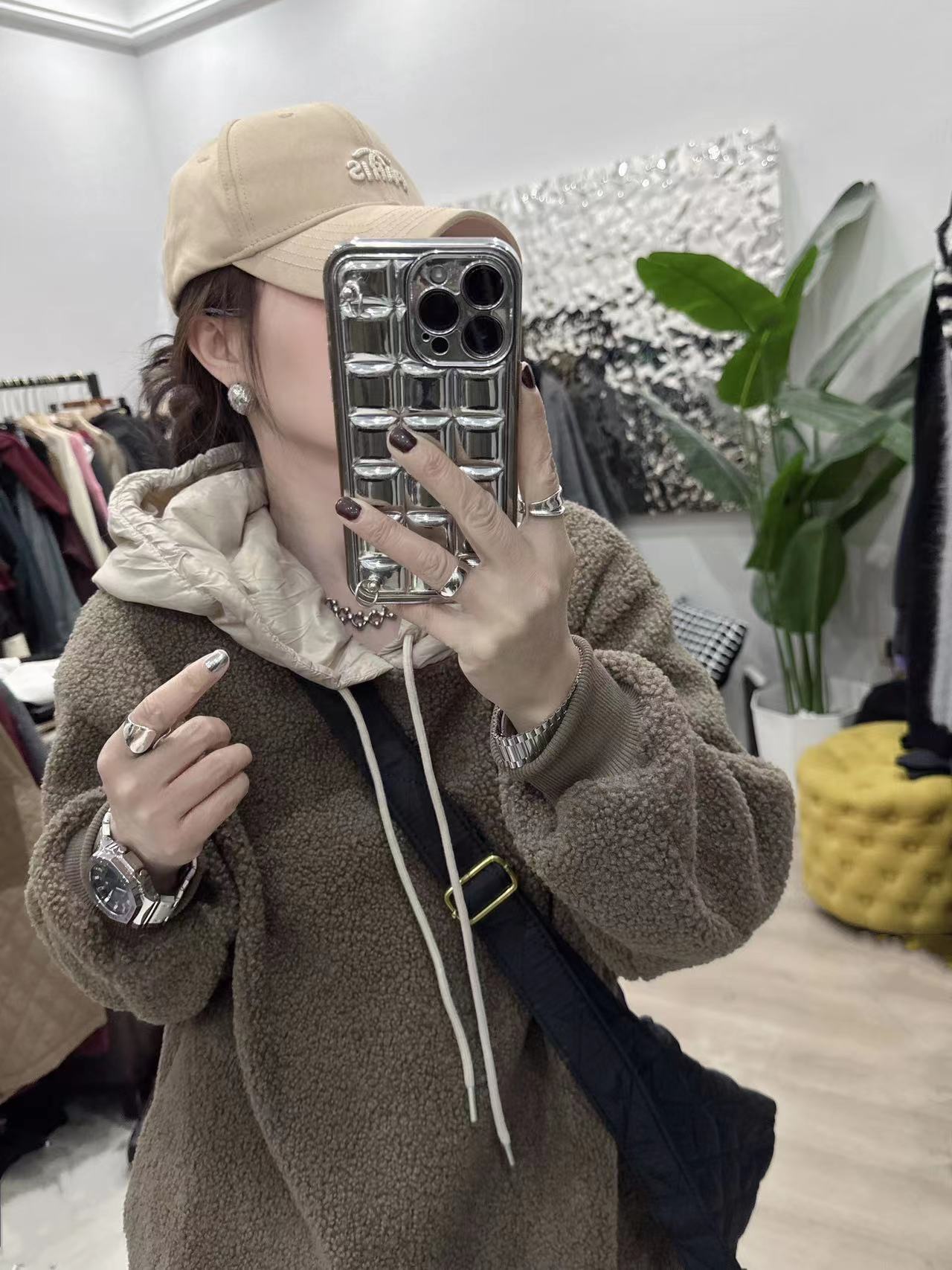 欧货百搭洋气复古时髦毛绒连帽加厚保暖显瘦套头卫衣女潮