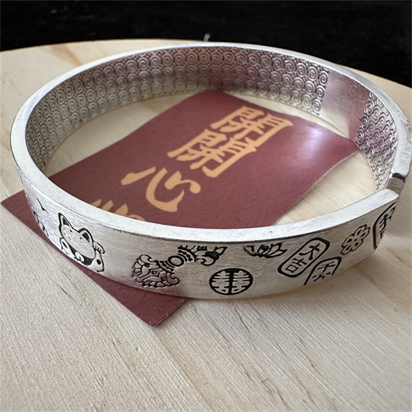 足银银制品 P11吉言做黑工艺手镯开口款