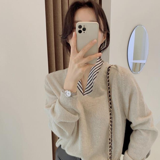 春秋新款宽松慵懒法式高级感气质针织v领毛衣女设计感假两件上衣