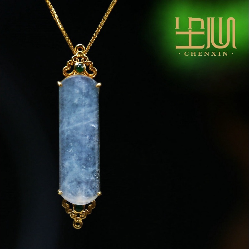 18k金镶嵌翡翠吊坠时尚百搭气质