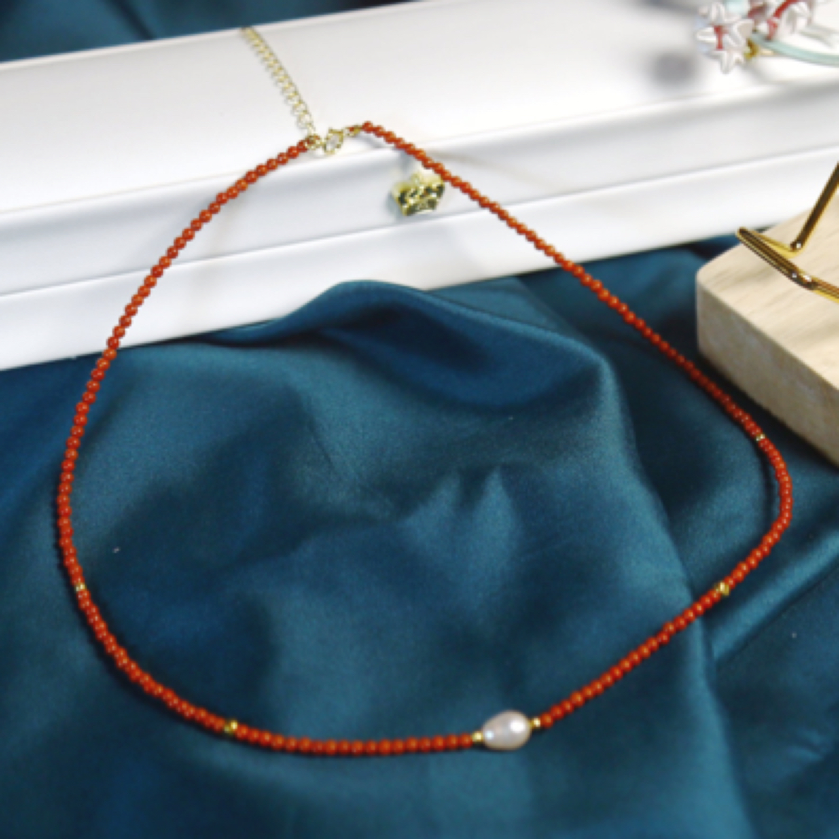 南红小米珠搭配珍珠项链