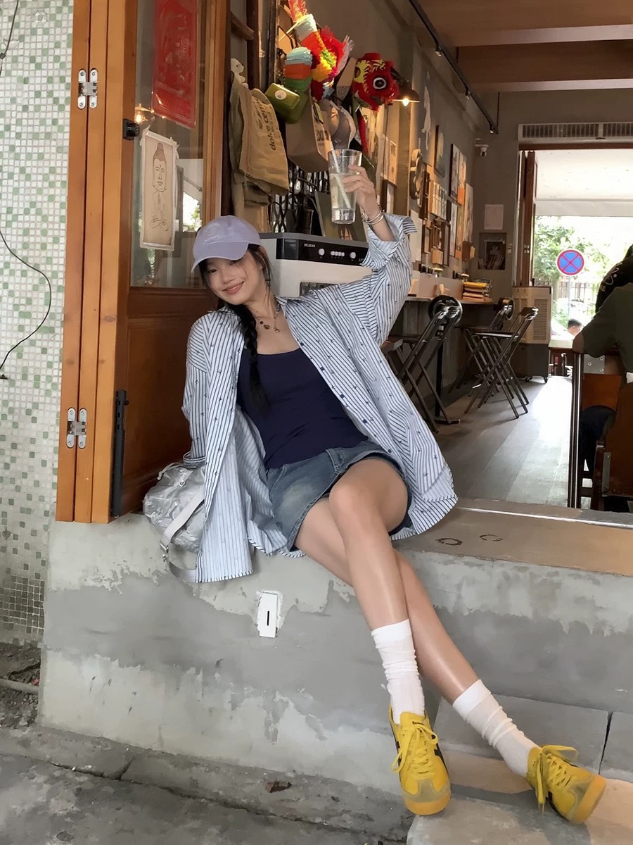衬衫女秋季2024新款小衫外套法式上衣宽松蓝色条纹衬衣爱心印花