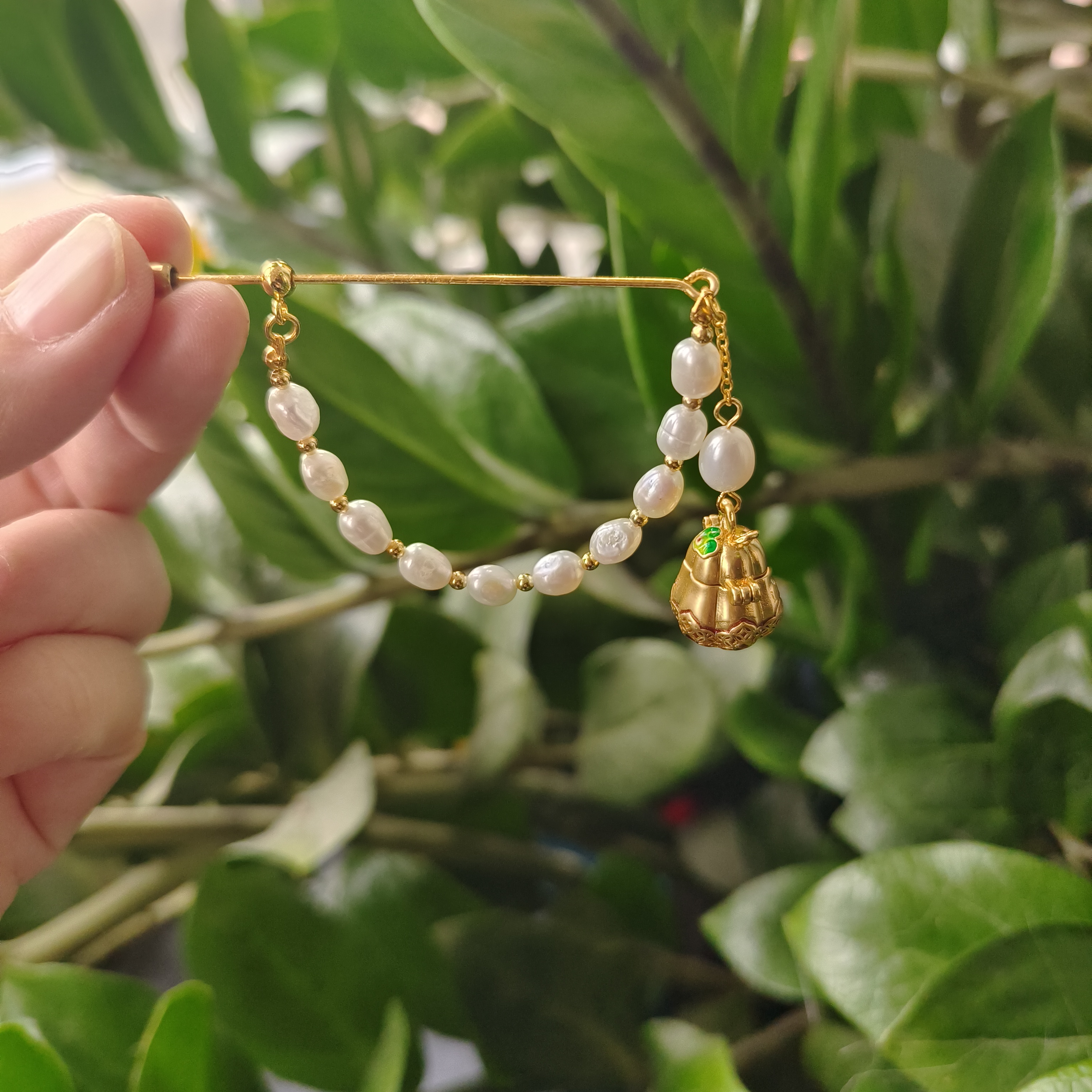 天然淡水珍珠胸针 一字胸针香囊球个性简约防走光固定时尚