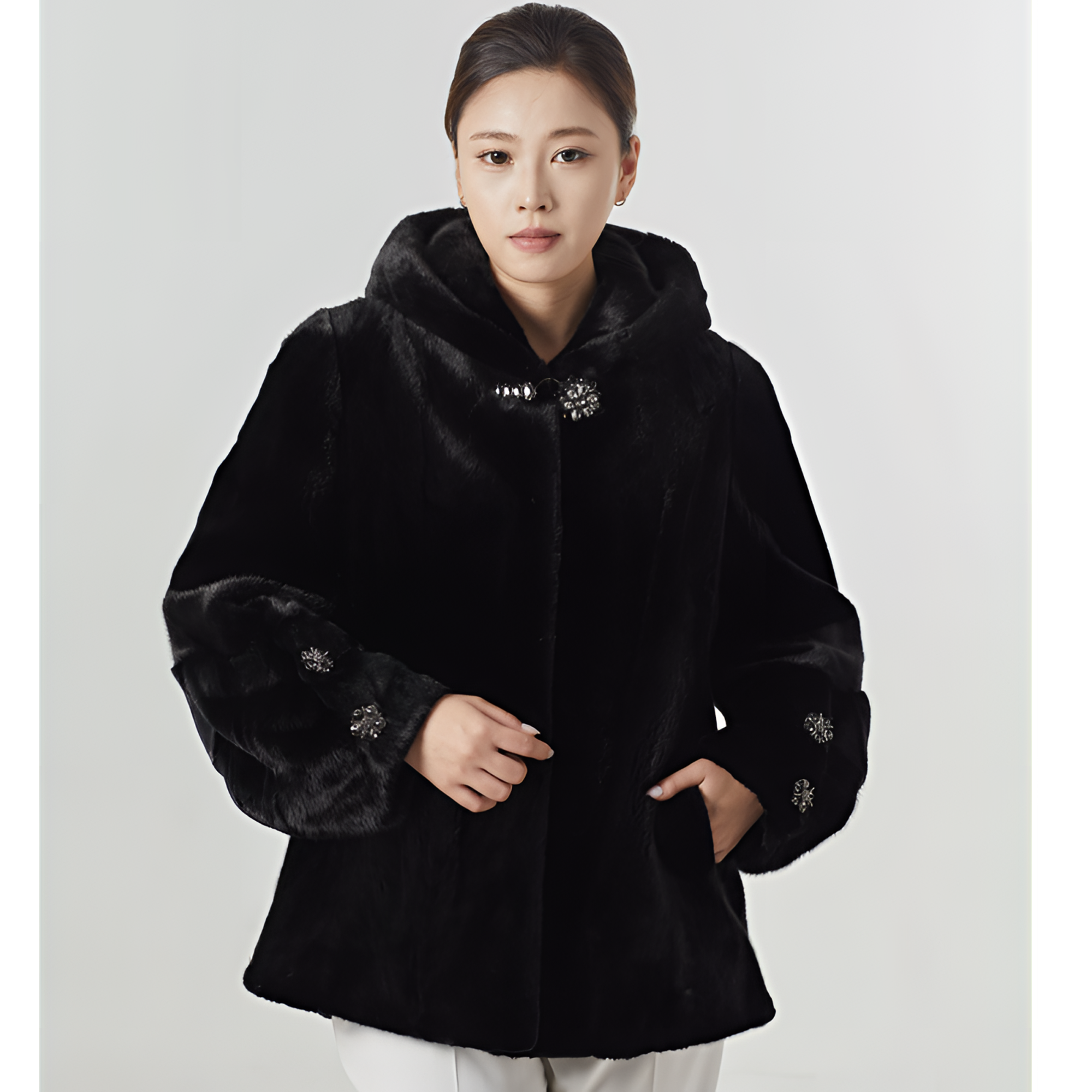  2025新款进口水貂皮黑色骆驼袖经典六浪大摆整貂外套