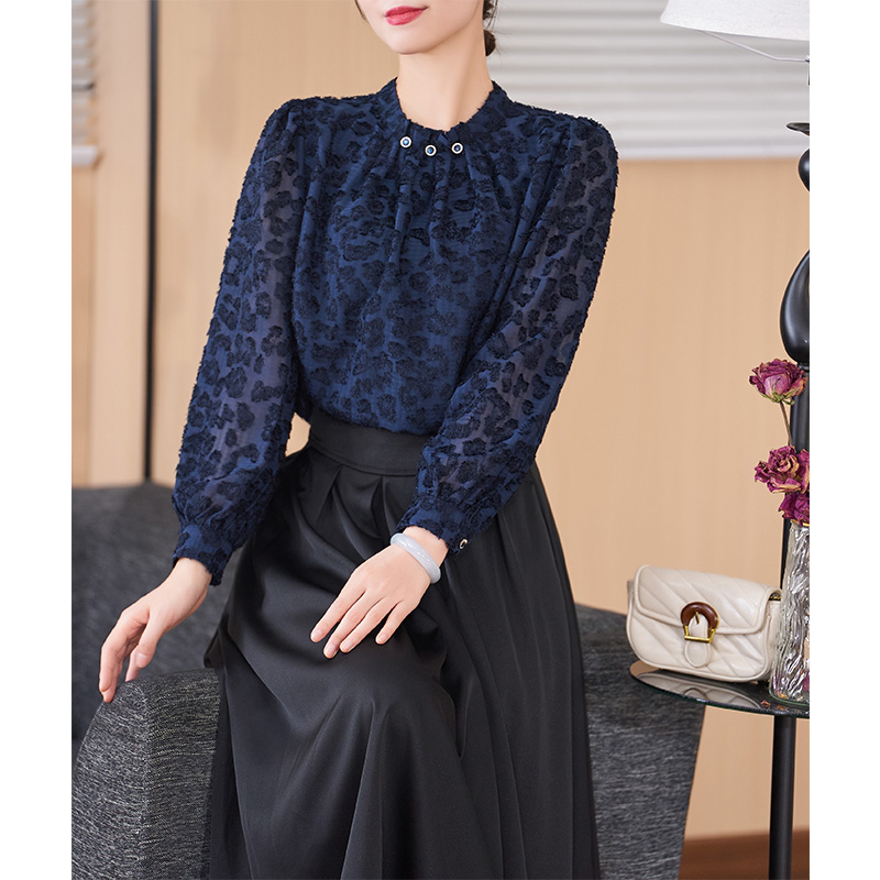 迪欧芙2024年春季新款长袖显瘦蕾丝时尚纯色气质上衣女#CSY16321
