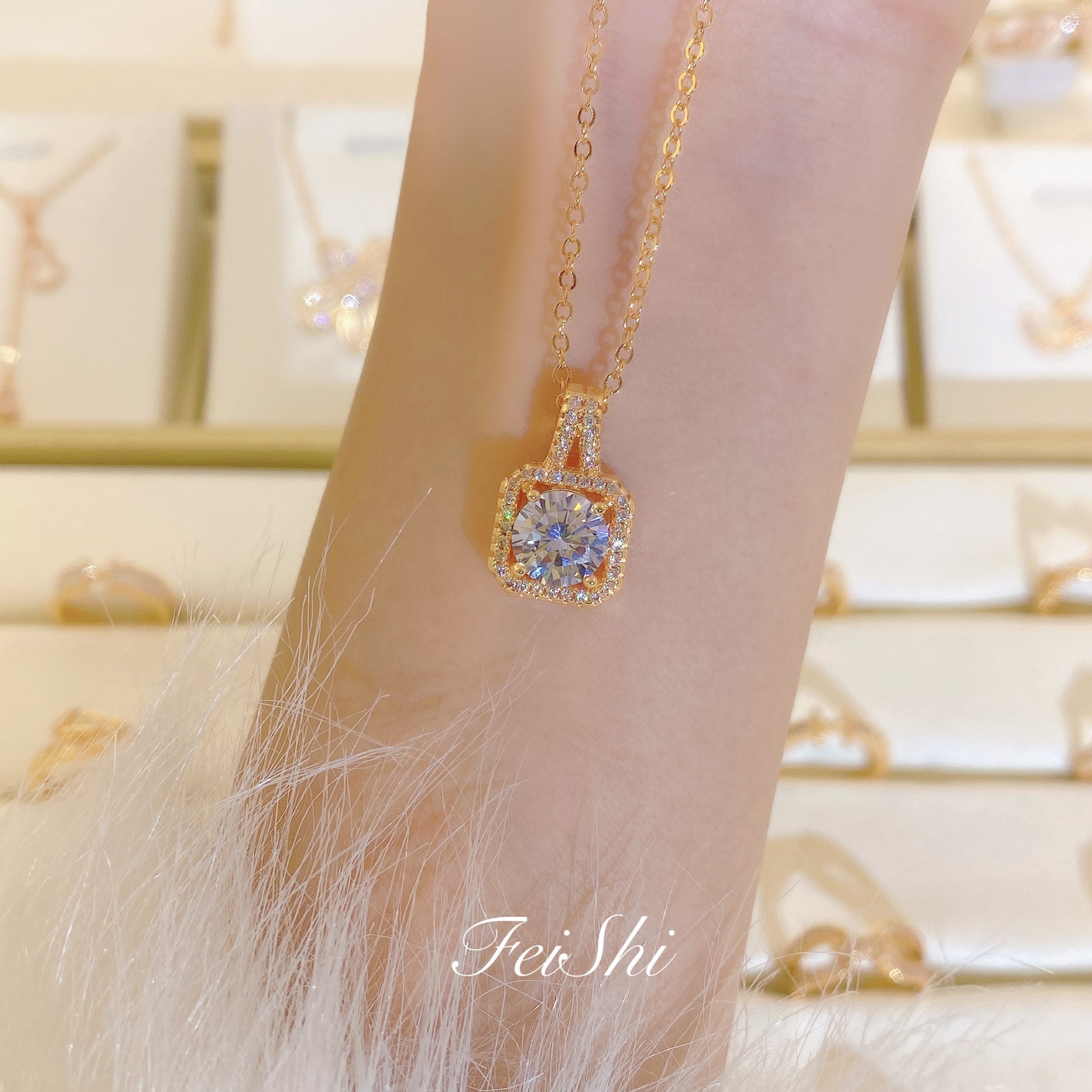 语花印 铜合金合成锆石项链 时尚方包2克拉FS576吊坠