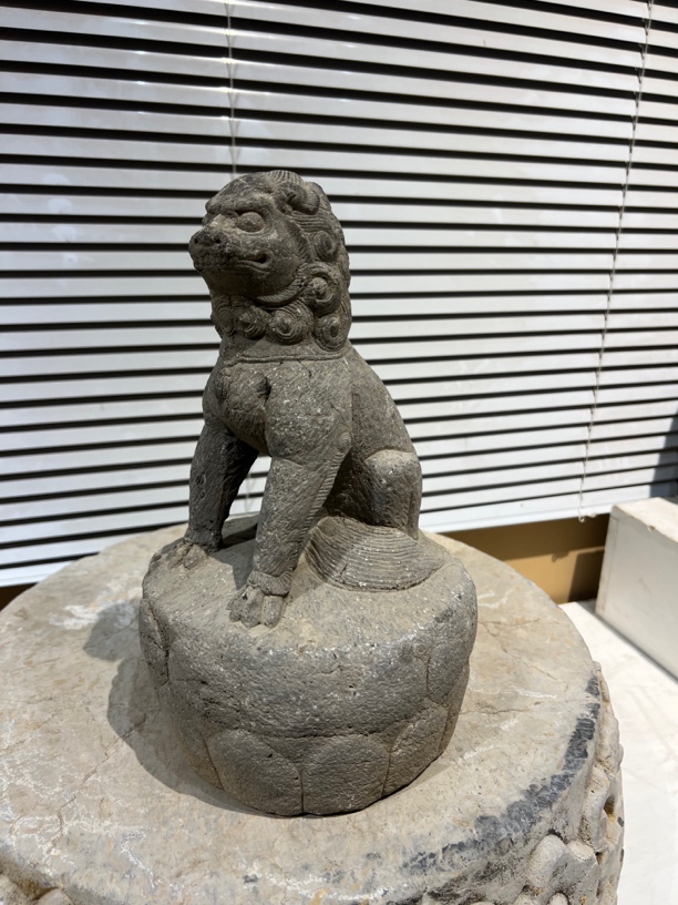 案头，莲花狮，全品。