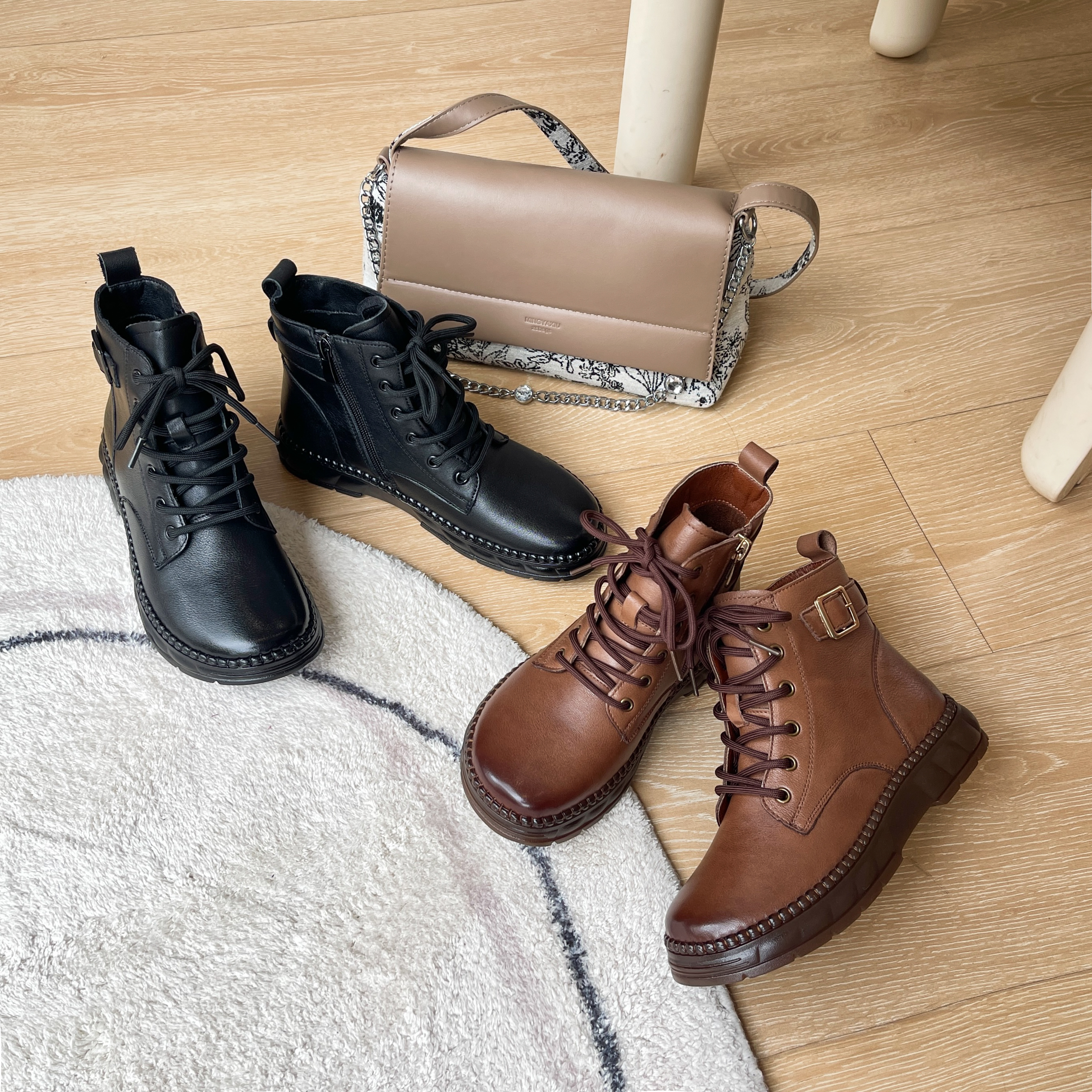 2025年新款平底真皮复古靴子8283