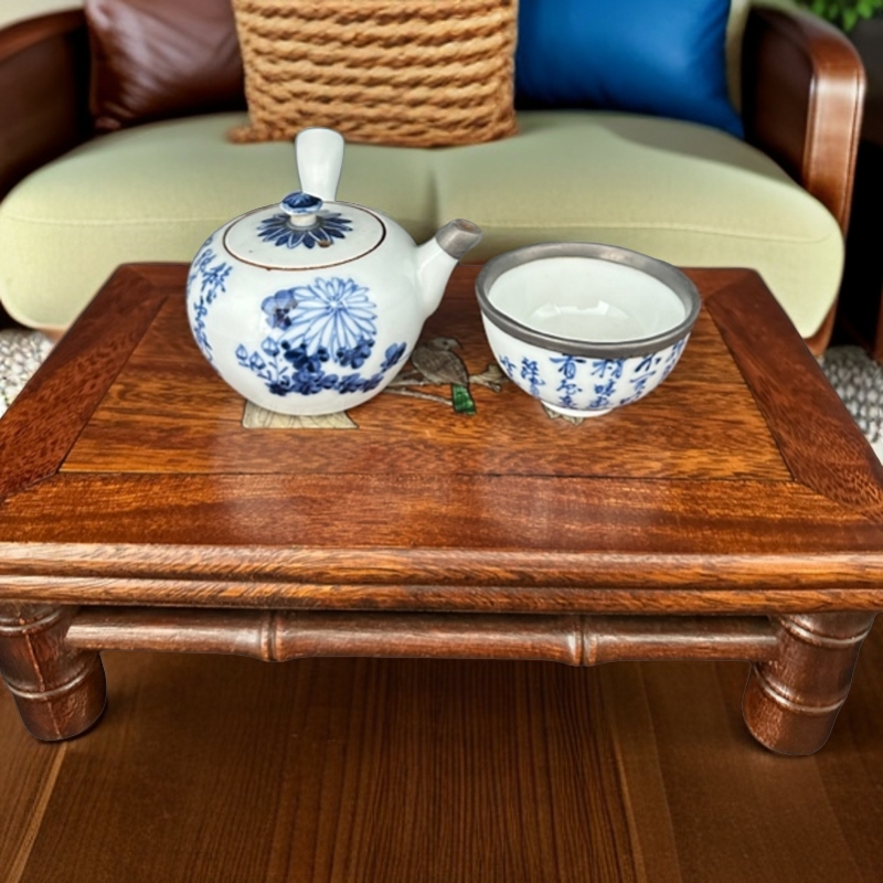 海外舶来品平安竹泉作青花手绘侧把壶，有磕碰修复壶口岩有破皮。