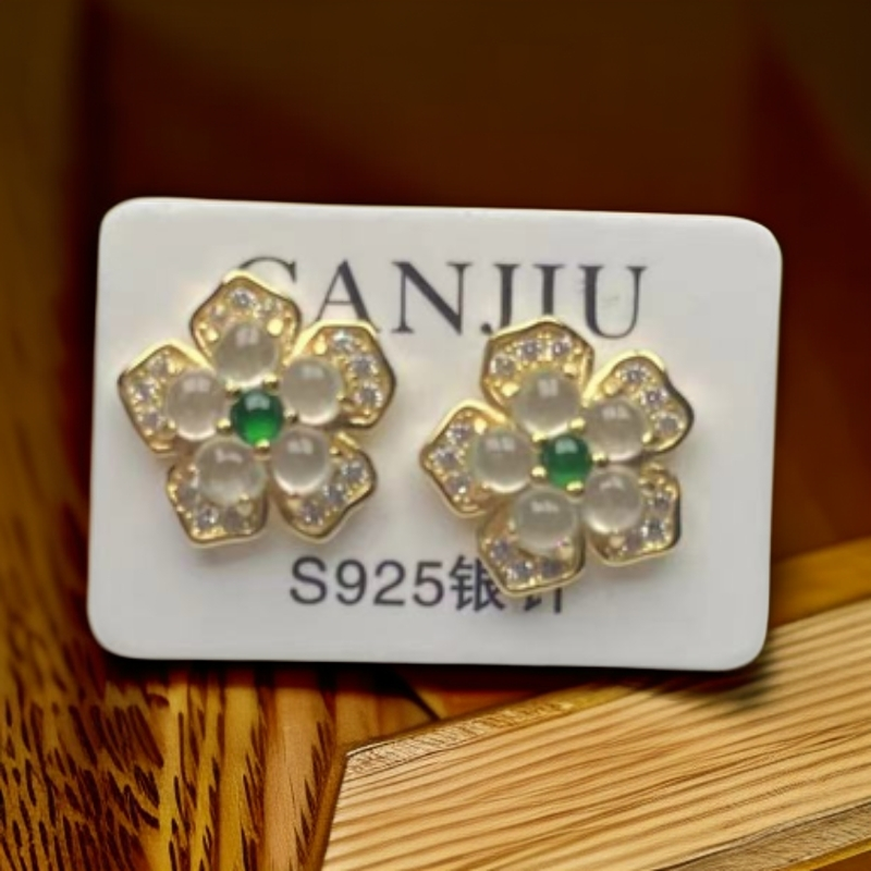 S925银天然翡翠白冰气质轻奢时尚百搭精致优雅素款黄色花花耳钉