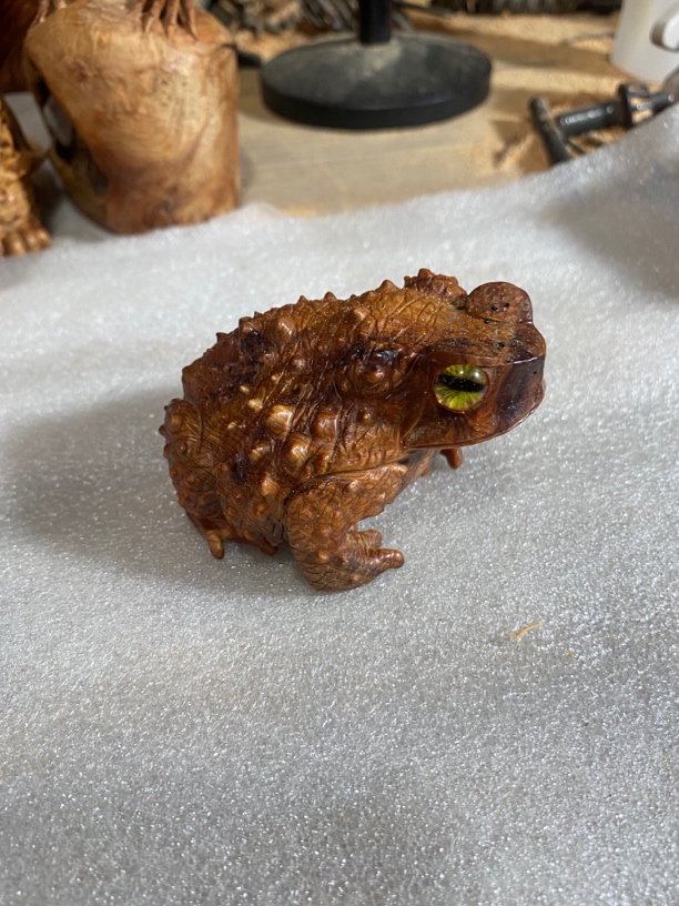 太行崖柏黑油骨料金蟾纯手工清刀精品工艺