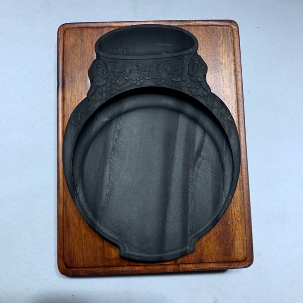 6寸老坑眉子坑眉纹太平有象歙砚15.5/11.5/2.2厘米香樟木合文房