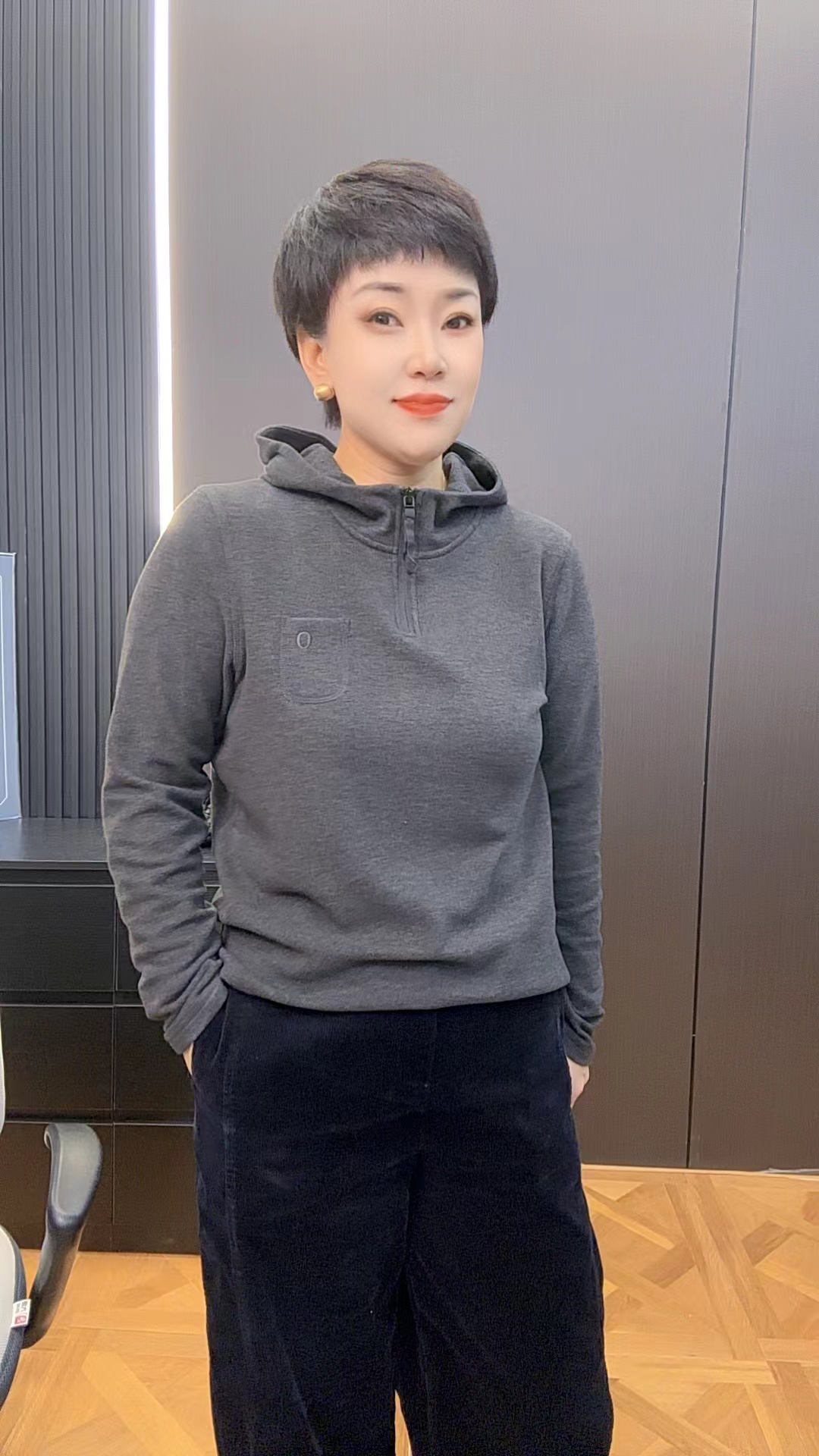 康家衣橱新款秋冬季加厚刺绣帽衫卫衣6959