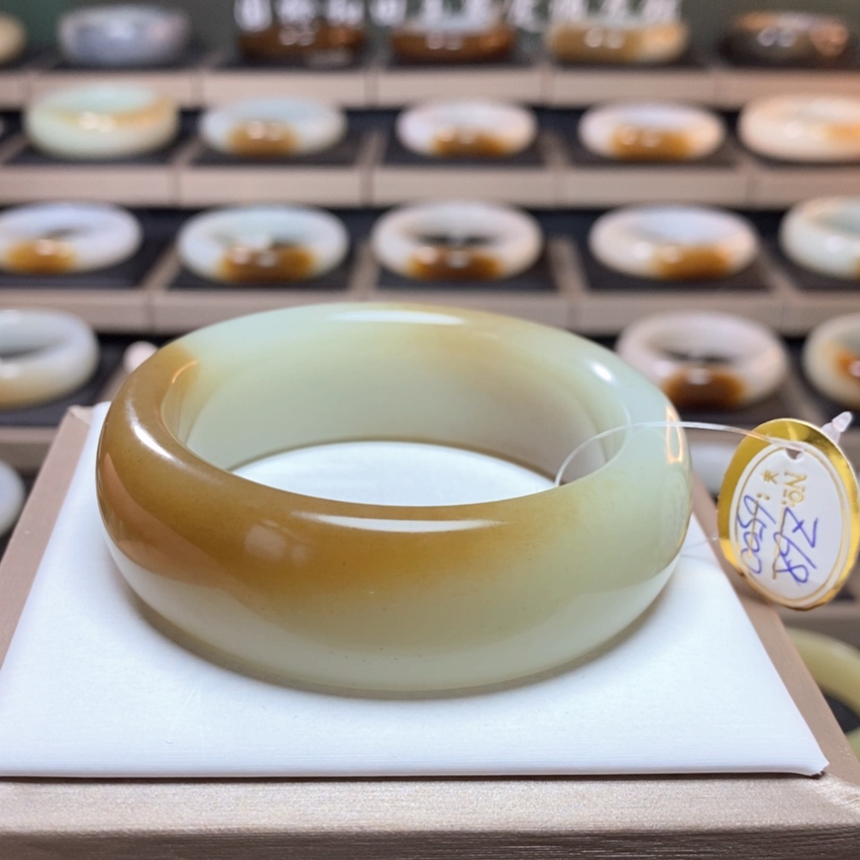 【闪购商品】和田玉手镯未镶嵌56