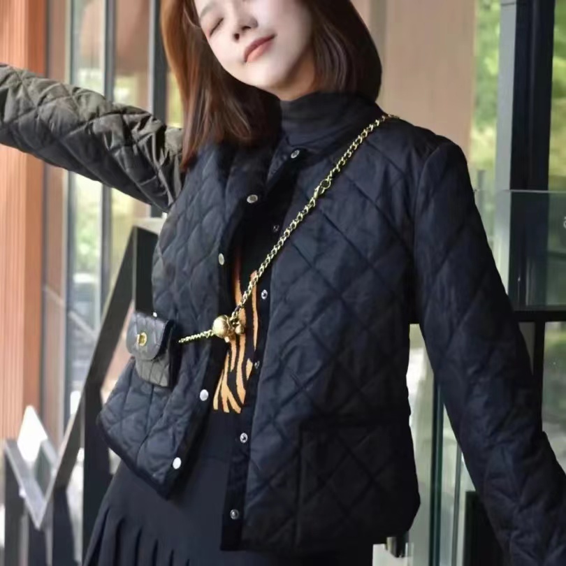 GIRDEAR/哥弟哥弟热感单排扣轻薄保暖新雪丽小香风棉服1400512
