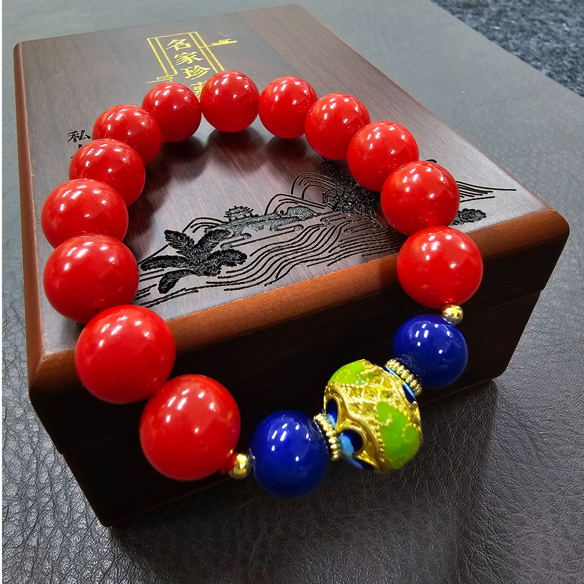 精美百搭天然鸽血红玛瑙卡12mm手串