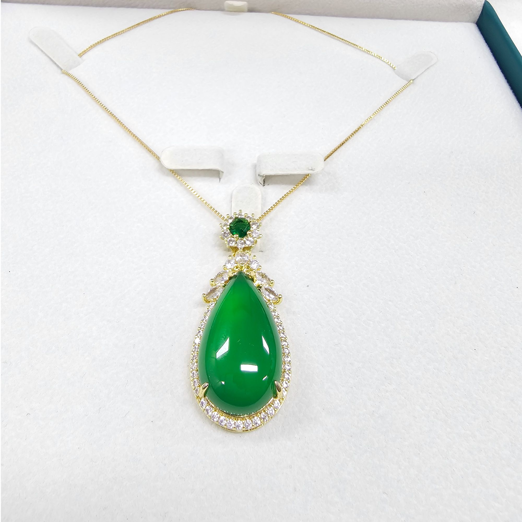 正品天然湖水绿 满绿满色高冰透水润玛瑙玉髓吊坠