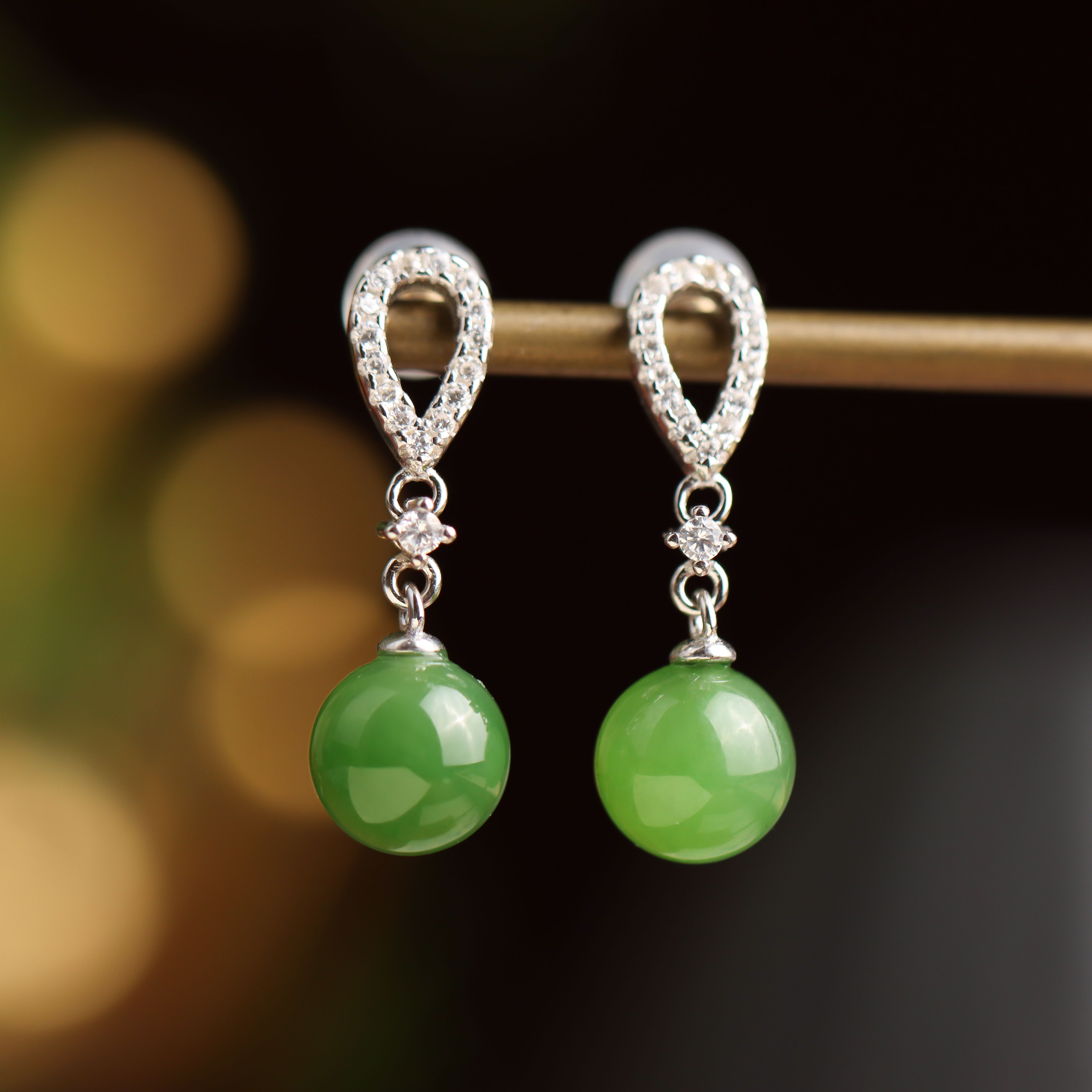 S925银素银镶嵌和田碧玉圆珠时尚百搭送礼女款耳钉