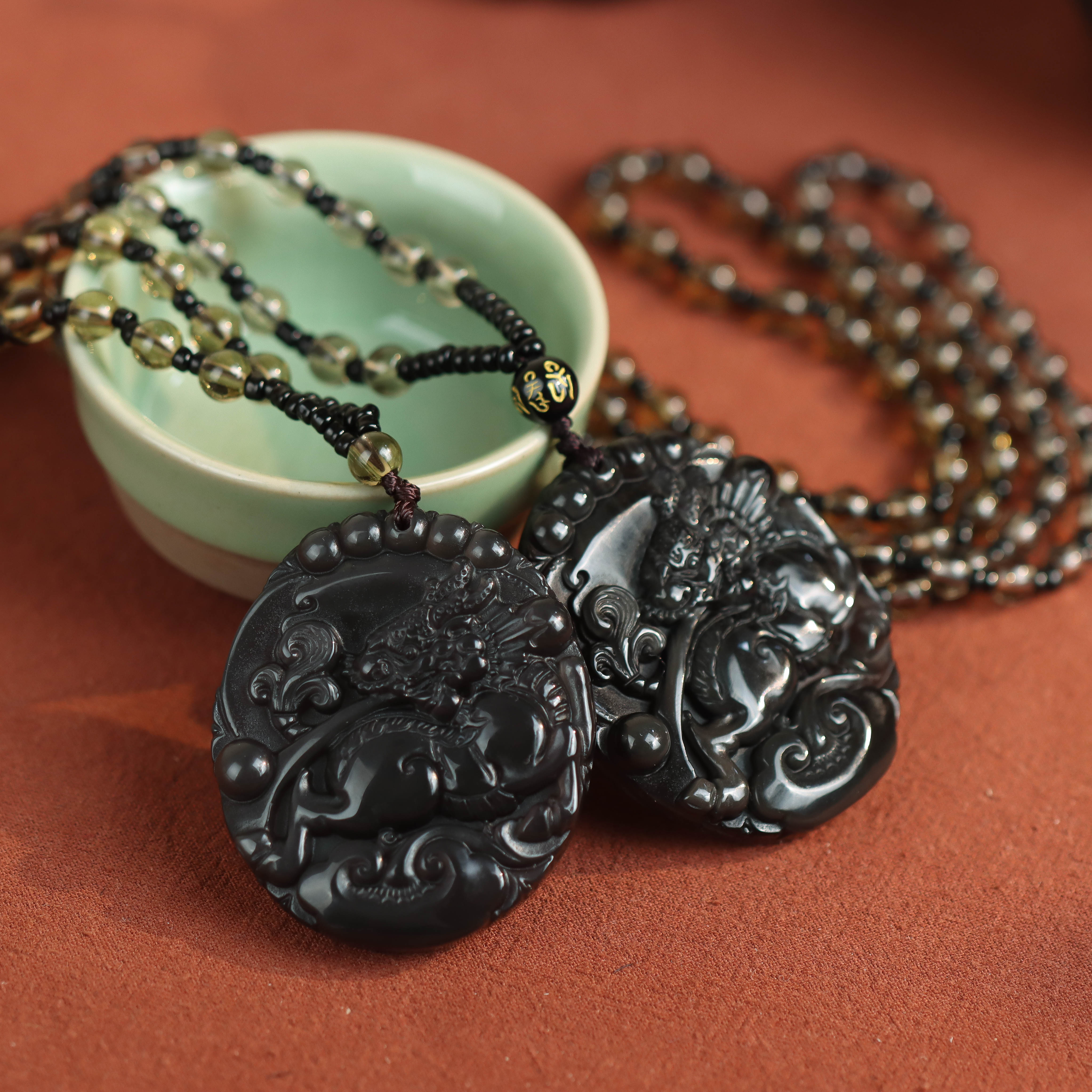 黑曜石祥云麒麟牌女款毛衣链饰品（多样性发货 发其一）