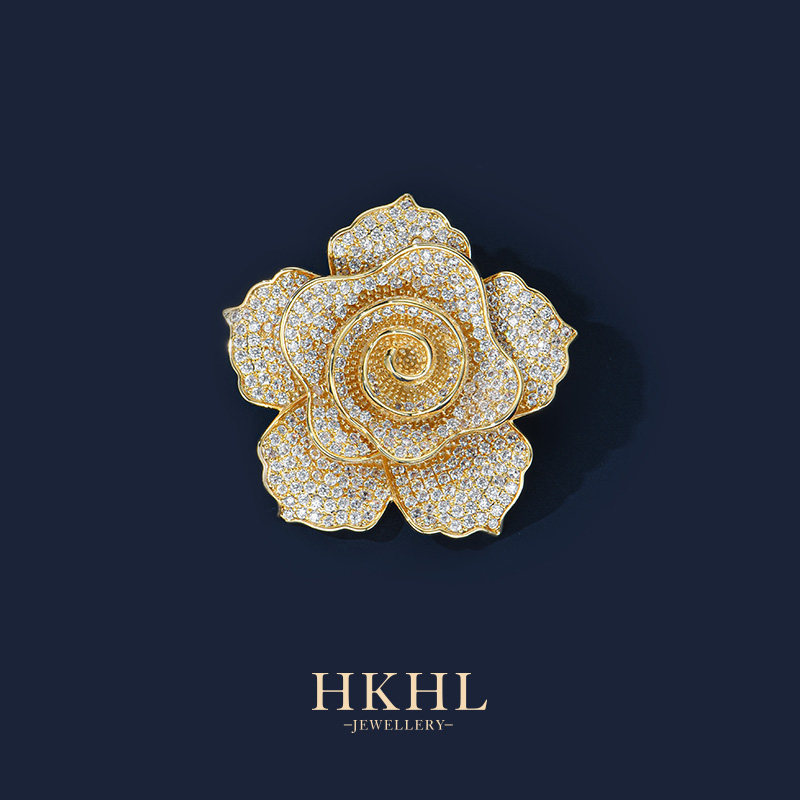铜合成锆石胸针 HKHL 璀璨山茶花满钻闪钻黄金色胸针女高档轻奢