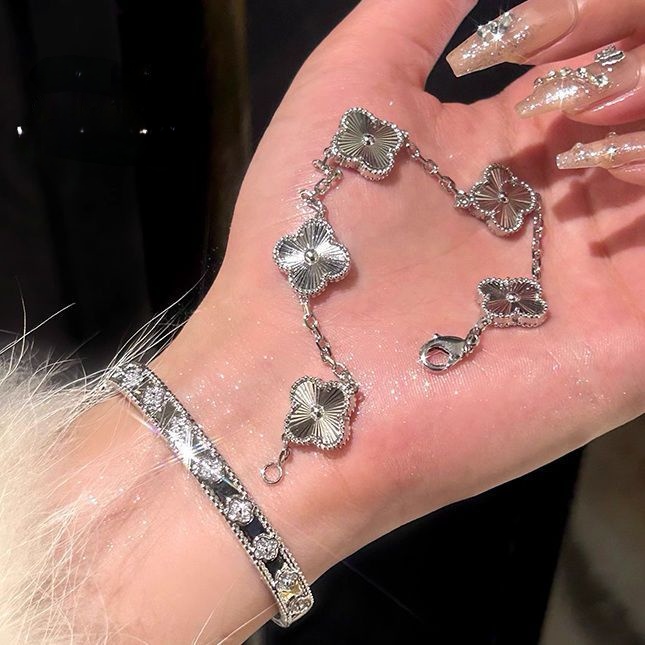 合成金属手链 新款时尚四叶草手链