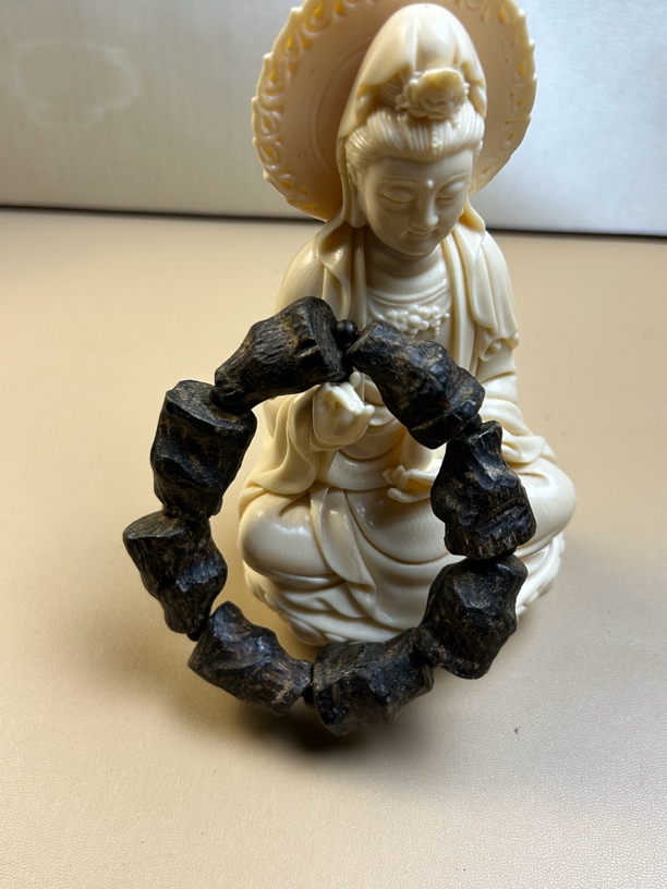 越南芽庄白棋瘤疤随型手串沉水香味十足