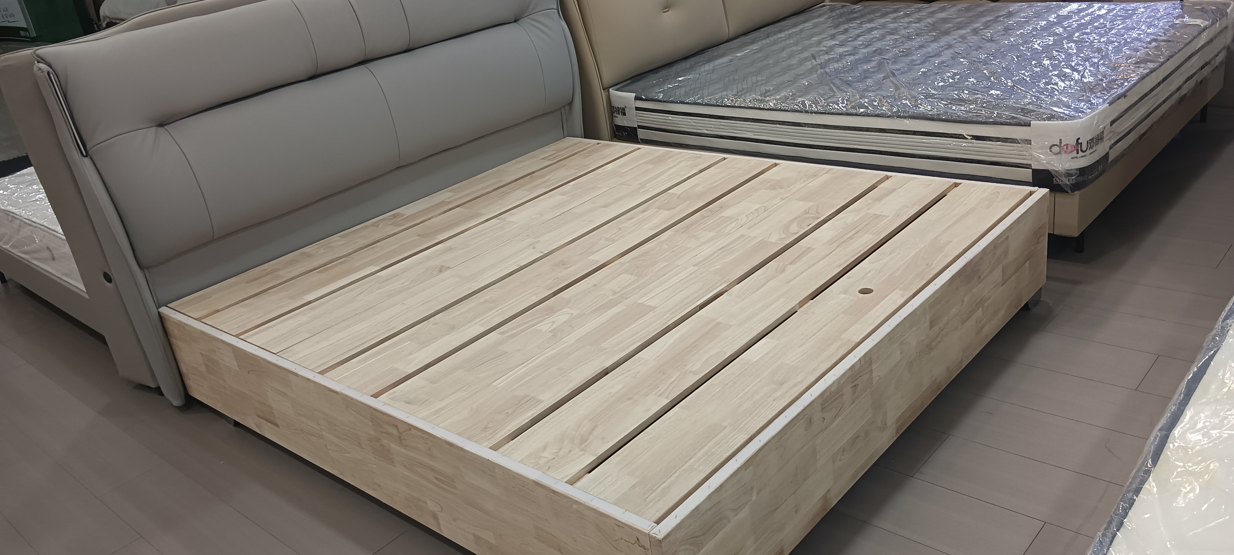 高箱体床  橡木材质