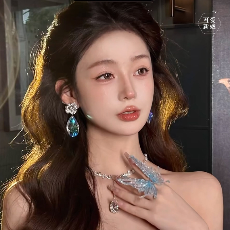 合金耳饰 超仙灵动新娘耳饰轻奢浅蓝色水晶耳环婚纱礼服配饰18190