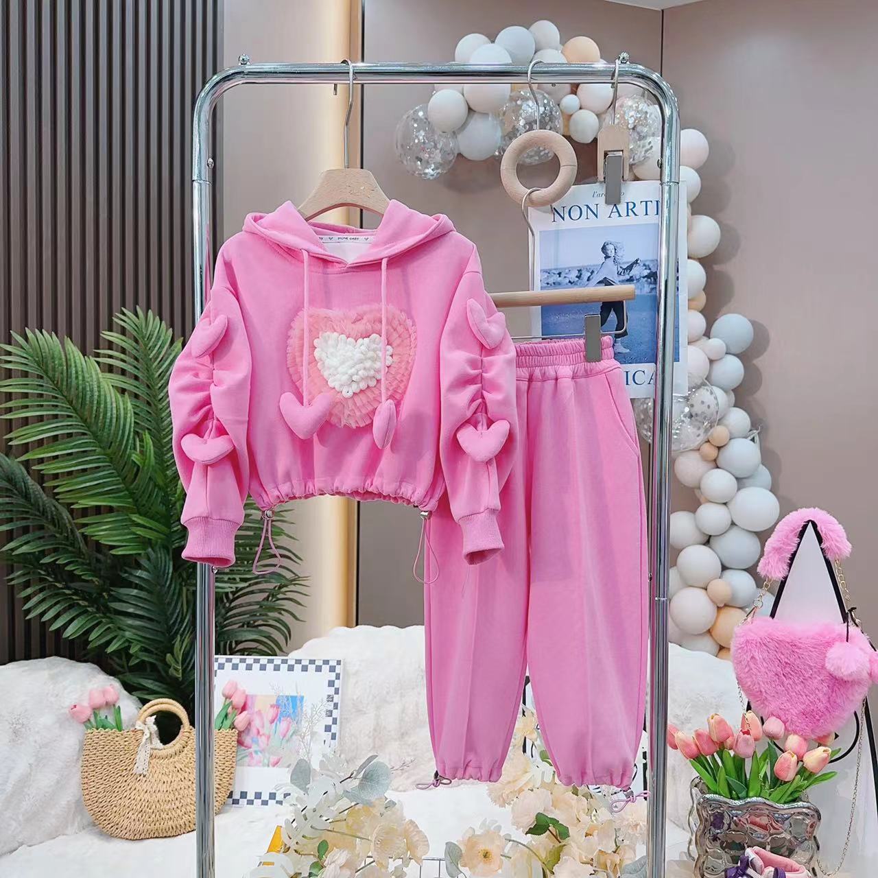 2023秋款定制新韩版休闲百搭纯色卫衣甜美爱心连帽套装女童两件套