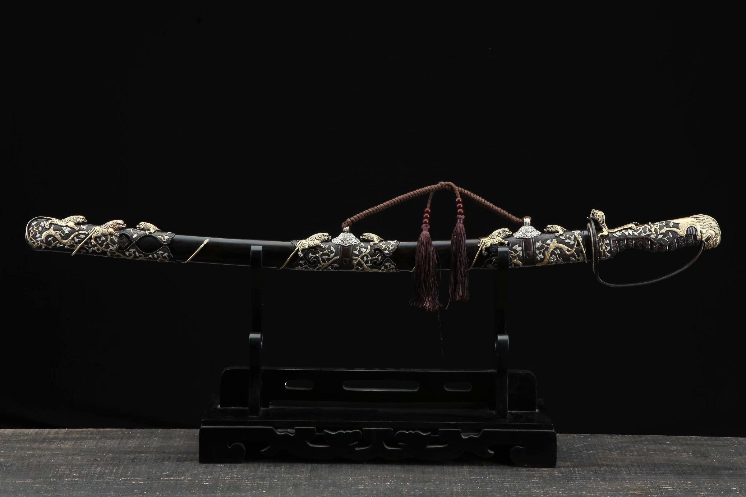 天梯纹三色铜九狮军刀 黑檀款 未开刃