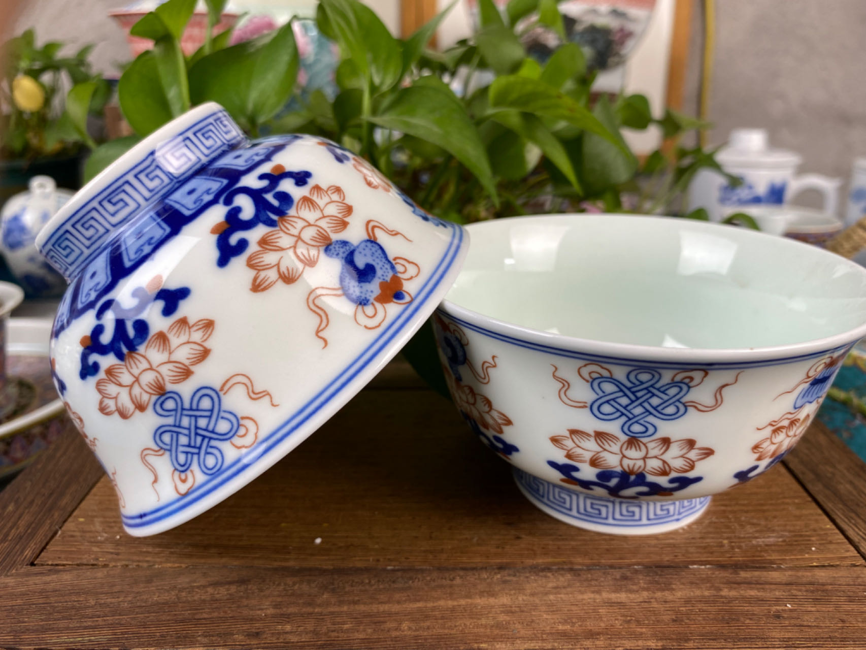 景德镇青花吉祥八宝茶碗，口径11公分，高6公分