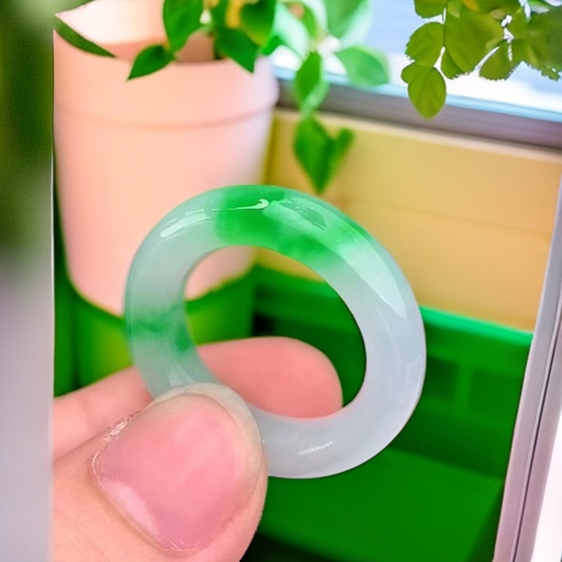 天然翡翠缅甸A货冰阳绿翡翠戒圈