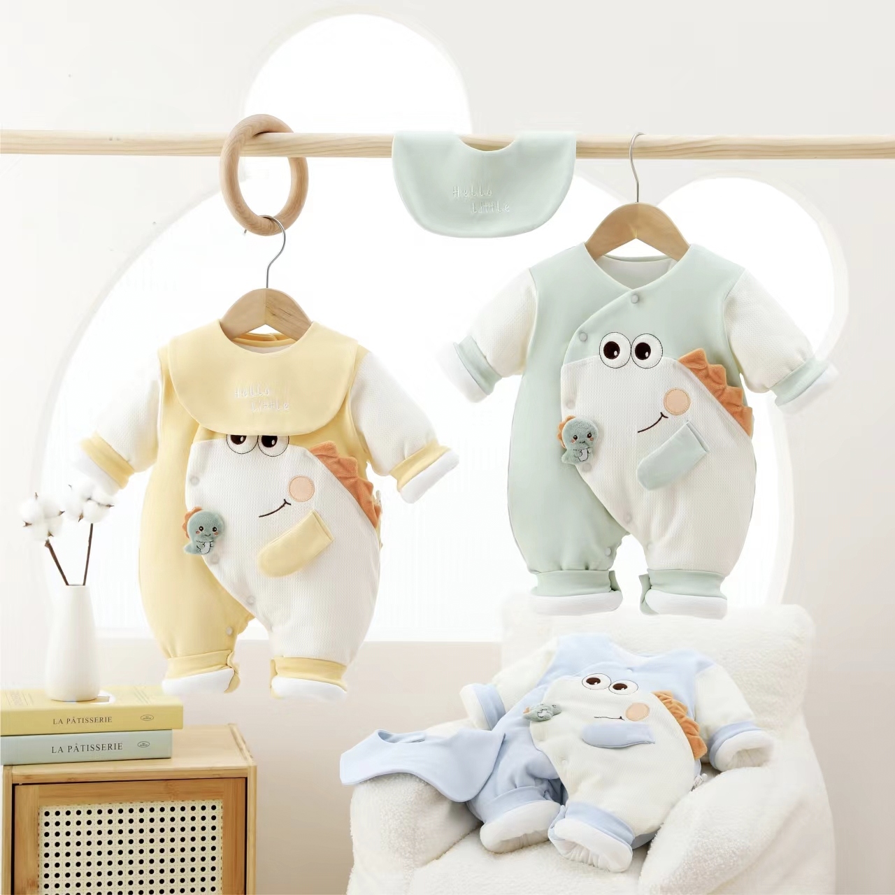 新生儿连体衣冬季纯棉加厚加棉婴儿衣服宝宝蝴蝶衣0-3个月萌宠龙