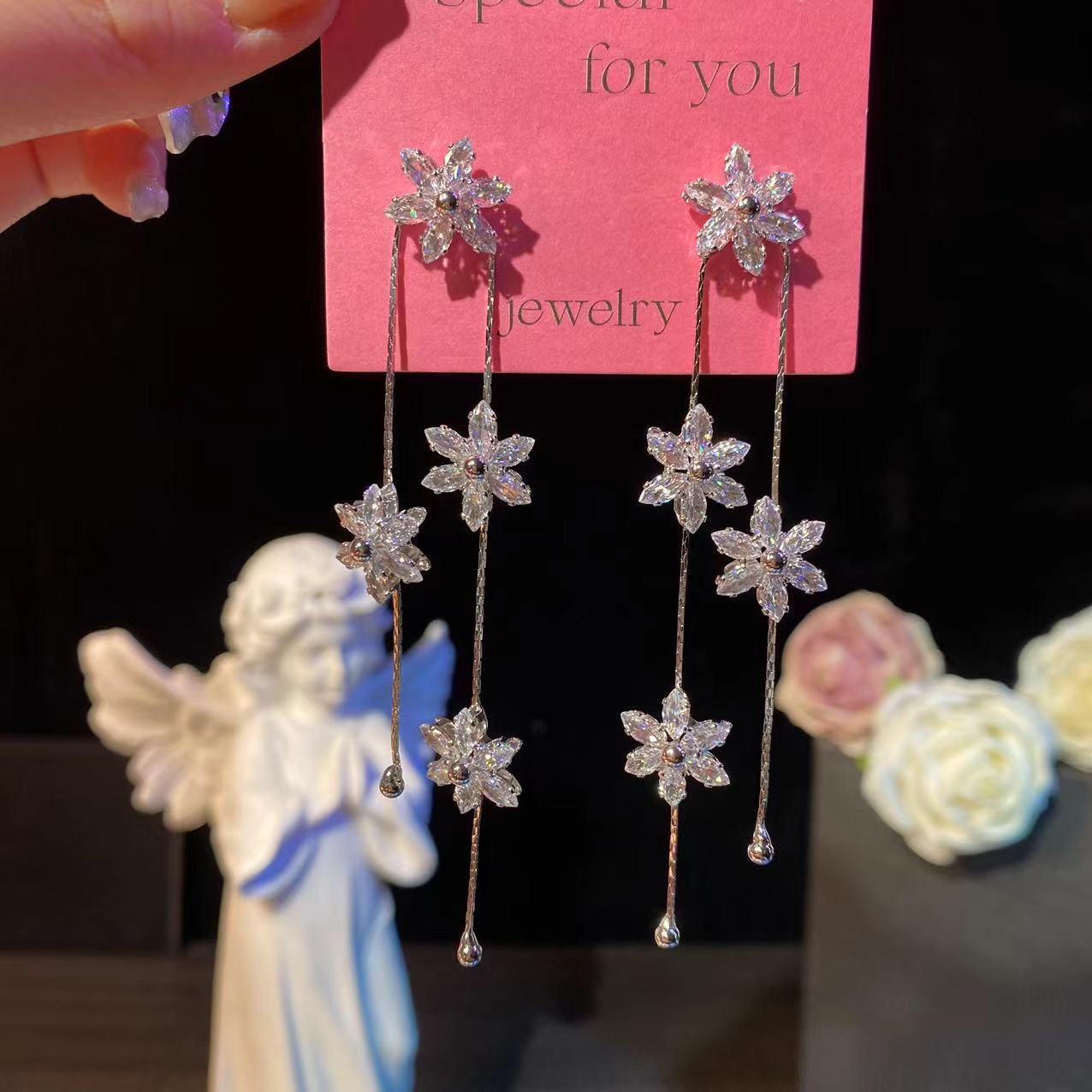 铜合金耳饰 语薇】轻奢长款流苏超闪锆石花朵耳环气质时尚仙女耳坠