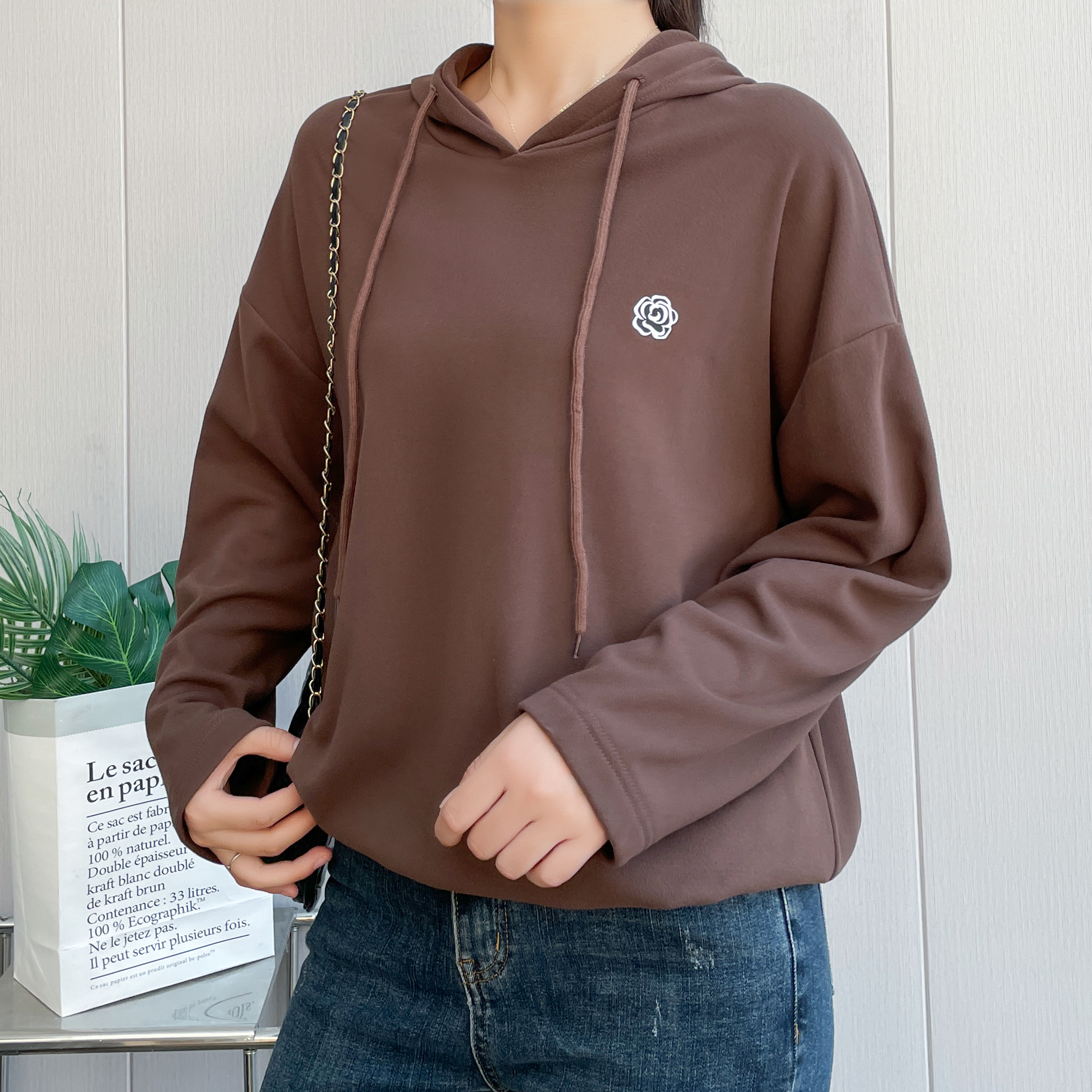 秋季上新~山茶花润肤亲肤软糯抽绳连帽款上衣 S2529