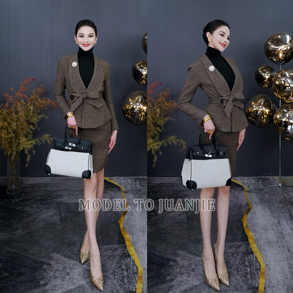 冬季高定显瘦气质修身名媛职业绵羊毛大领子轧带包臀裙套装1001