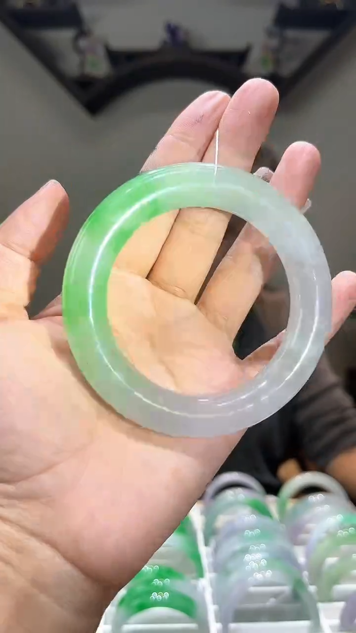 【闪购商品】砖雕闪23 圈口57.5 独货手镯