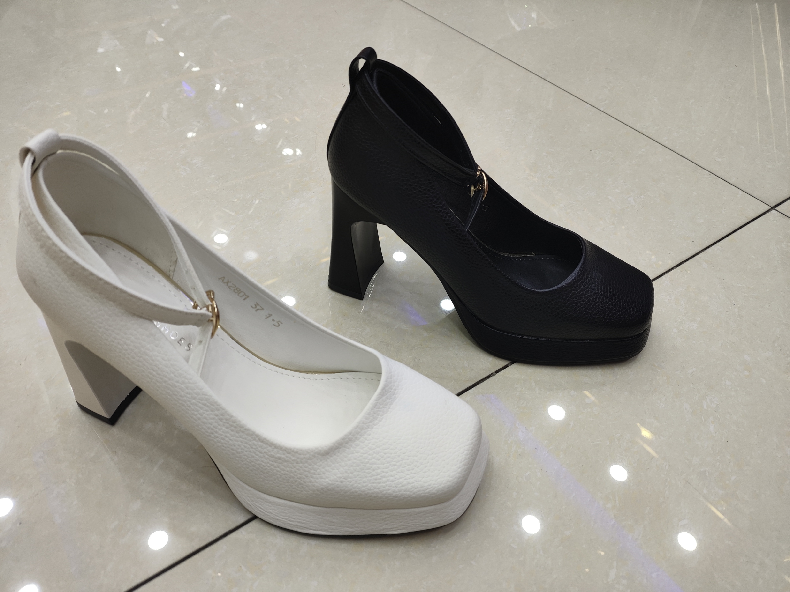 新款通勤间约不累脚高跟鞋女粗跟防水台方头浅口单鞋