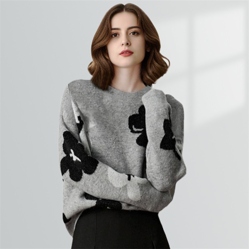 【炳瀚】大码羊剪绒毛衣女慵懒花朵针织衫长袖套头显瘦BH424ZZ14718