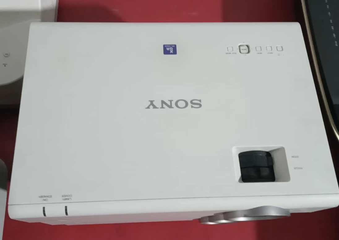 9新 Sony/索尼 二手索尼高清投影机EX245分辨率1024✖️768