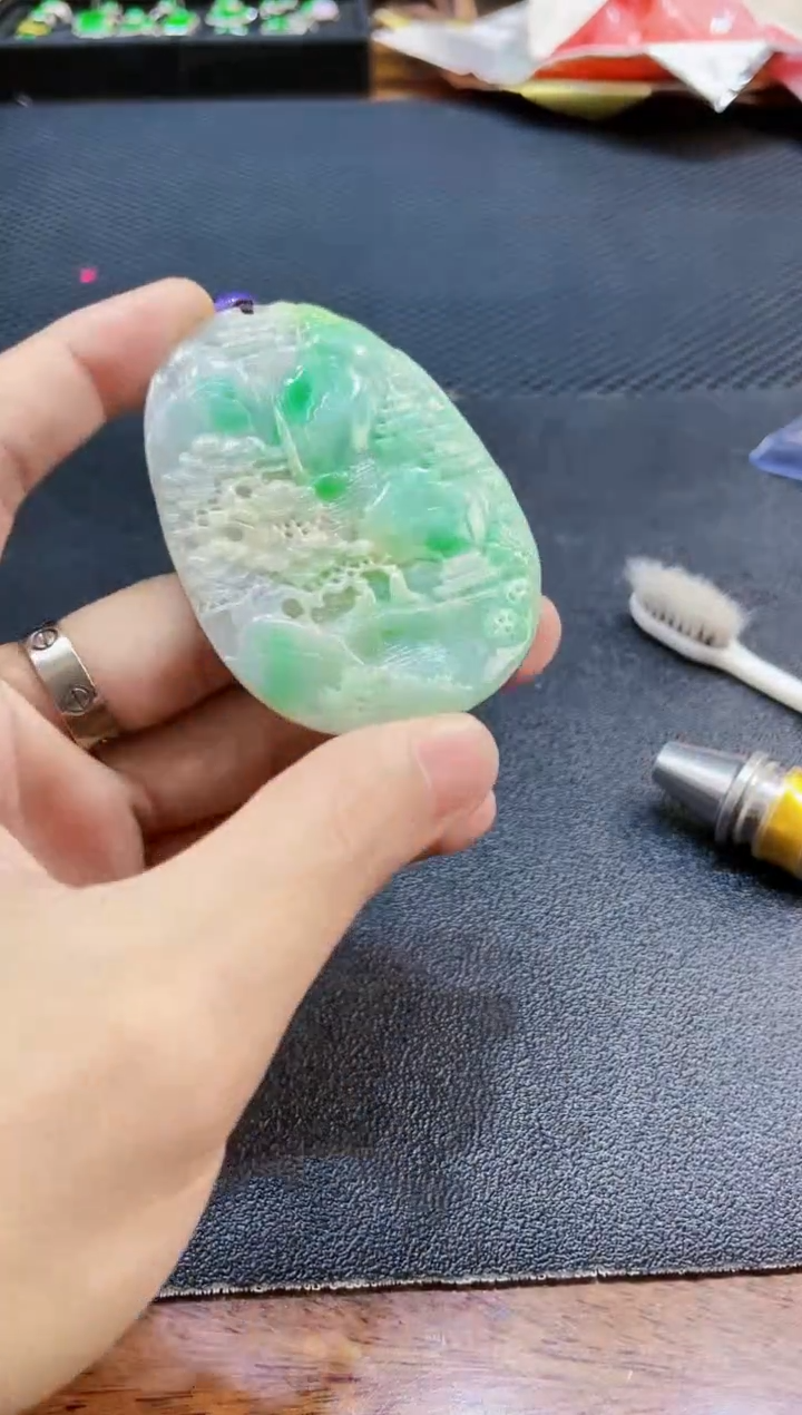 【闪购商品】翡翠吊坠未镶嵌1