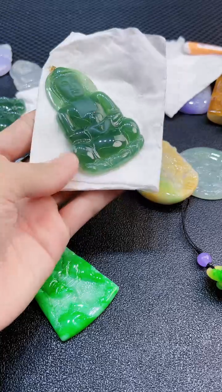 【闪购商品】翡翠吊坠未镶嵌1