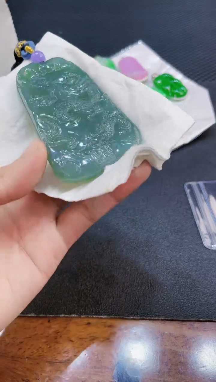 【闪购商品】翡翠吊坠未镶嵌1