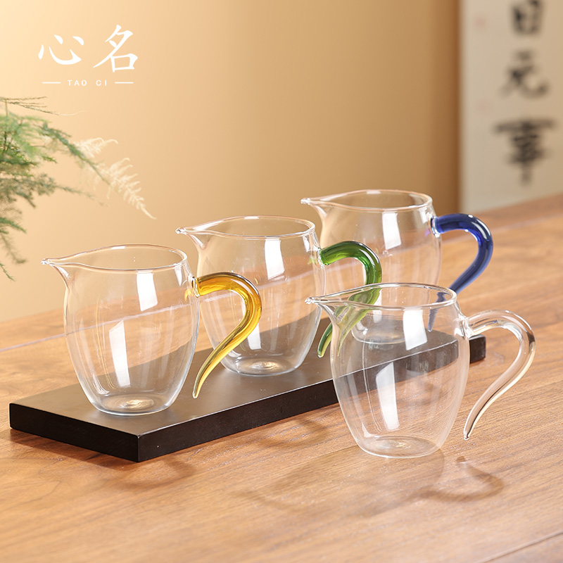 心名茶器 透明玻璃公道杯家用分茶耐热茶水分离杯（白/绿/蓝/黄）