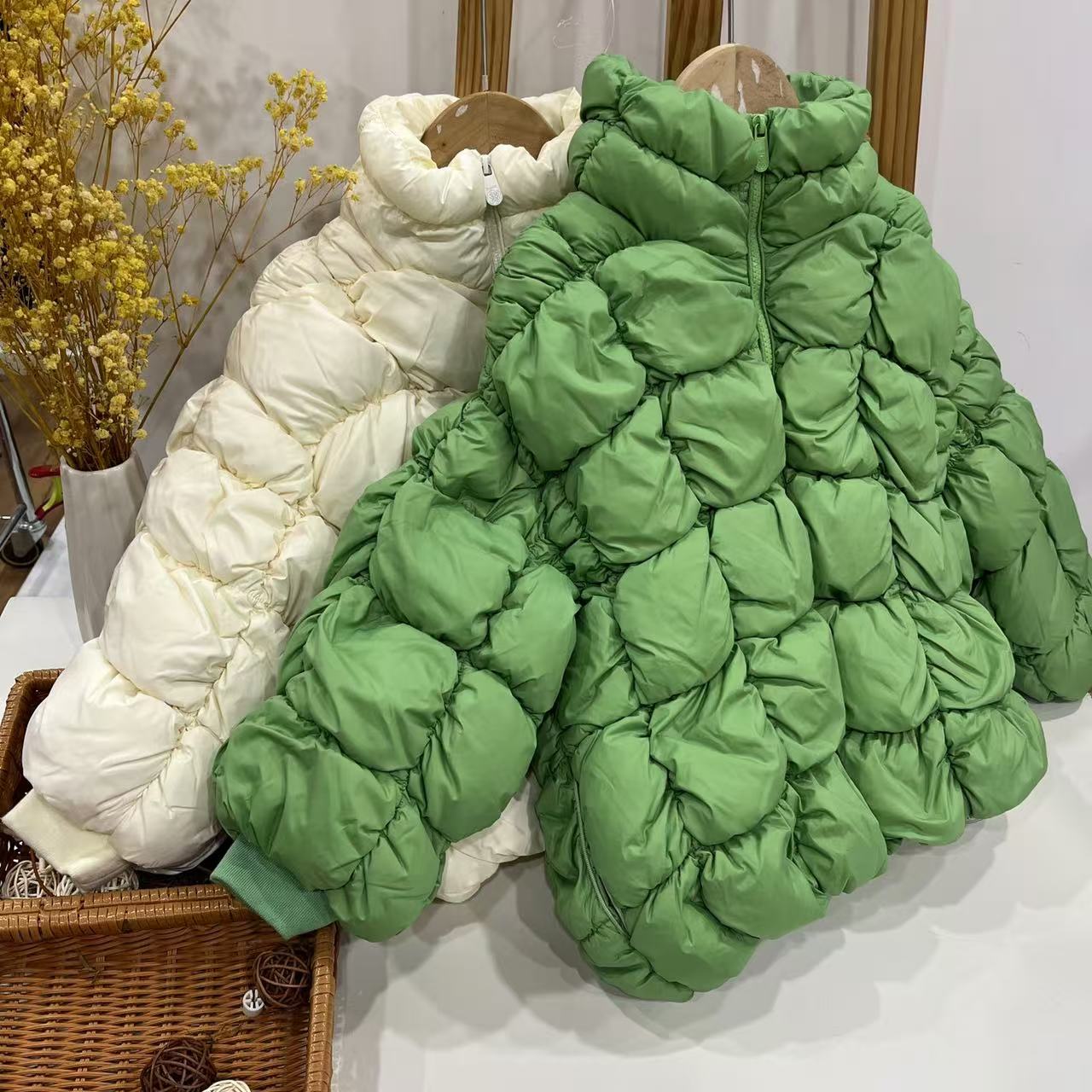 0175   冬季中大童时尚百搭羽绒服  B