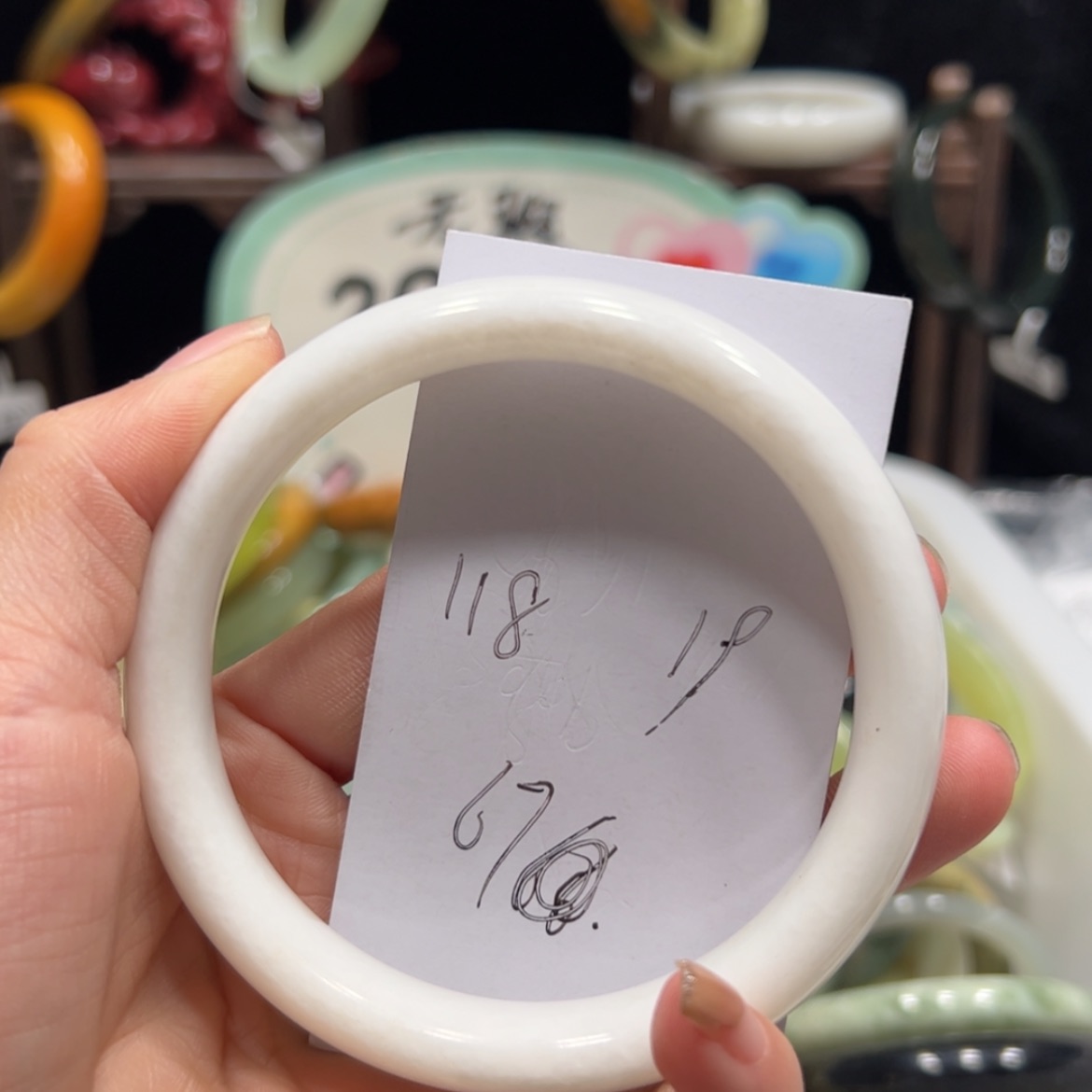 【闪购商品】蛇纹石玉手镯未镶嵌清*