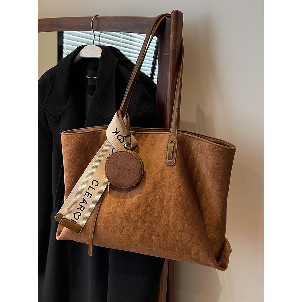 复古磨砂包包女大容量2024新款秋冬百搭休闲单肩包上班通勤托特包