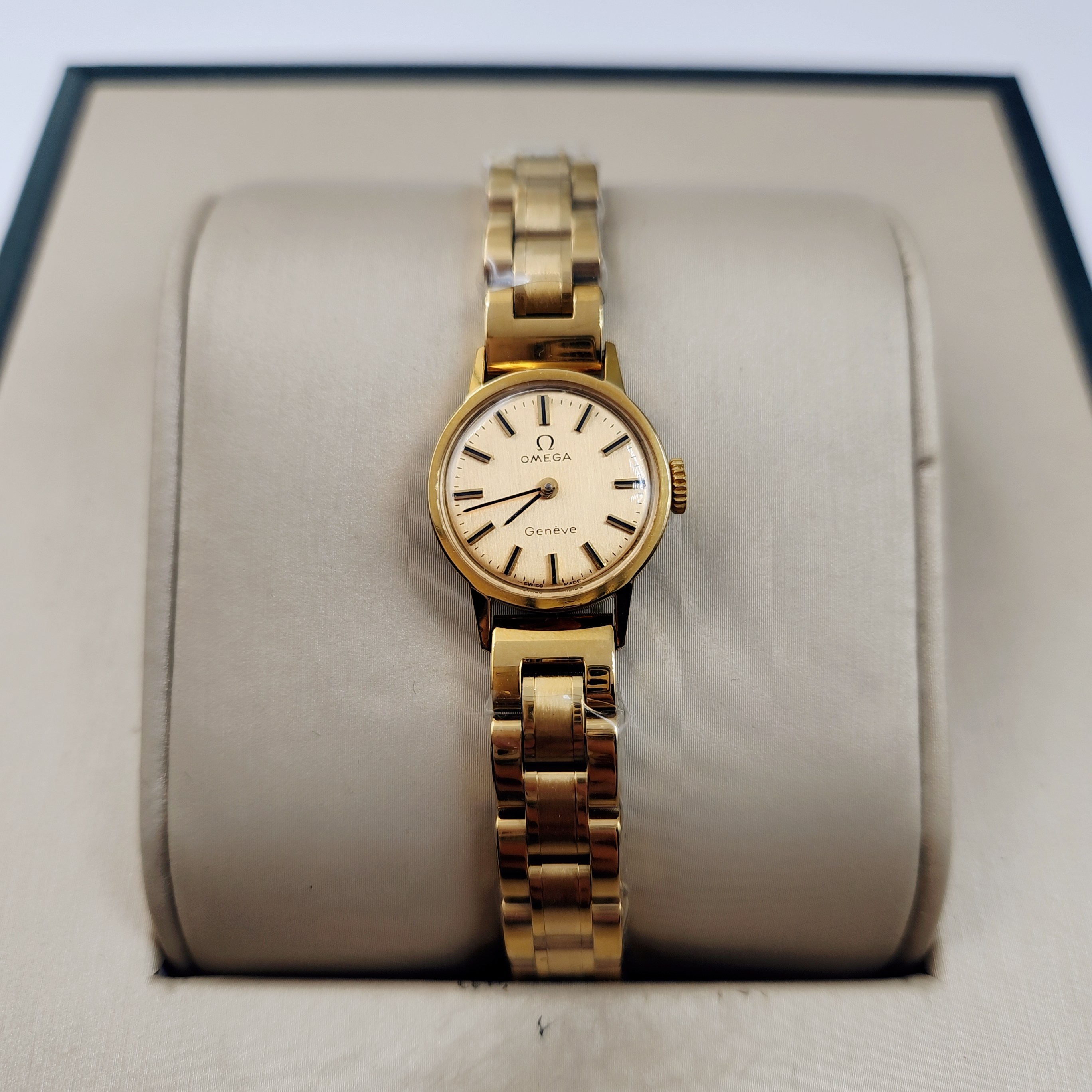 95新 Omega/欧米茄 手动机械腕表19.5mm/公价28999/WH4992