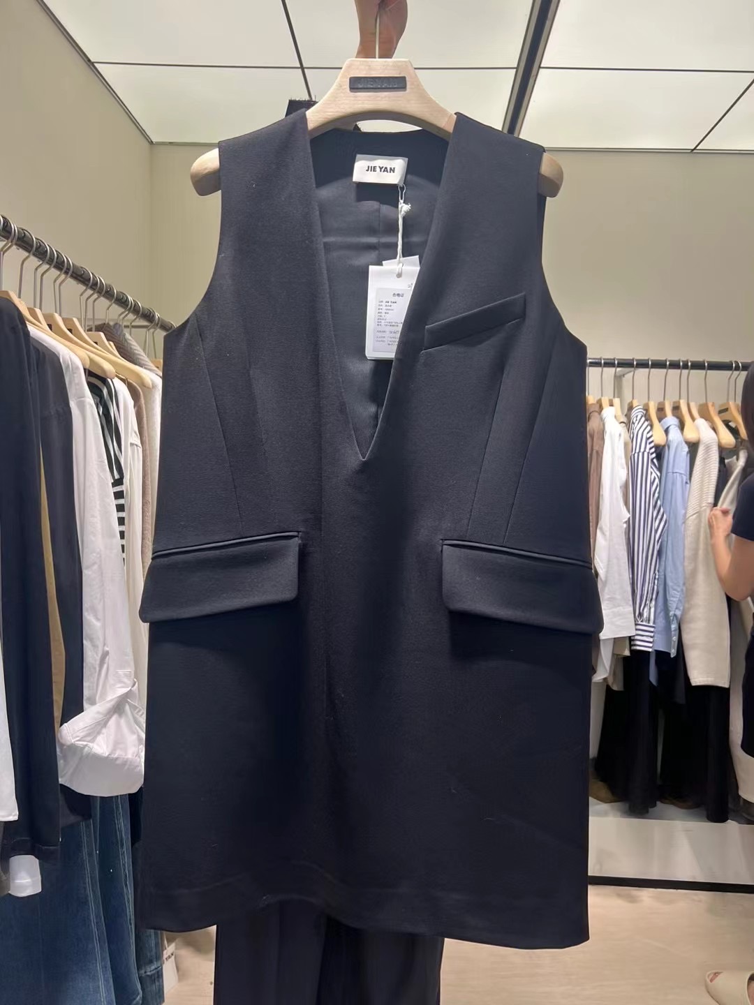 MG 休闲黑色时尚简约气质春秋一体打底马甲