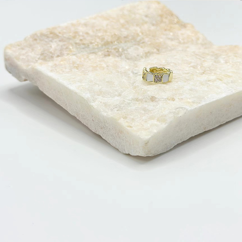 铜合金耳饰 铜合金合成锆石6005竹节C形耳骨夹